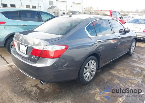 2015 Honda Accord Touring z USA, uszkodzony, nr VIN 1HGCR3F90FA021963